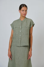 Load image into Gallery viewer, Naturals by O&amp;J Linen Shirt Artichoke colour front shot

