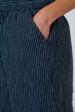 Load image into Gallery viewer, Naturals by O&amp;J Linen Short Drawstring Streamlined colour side closed up shot
