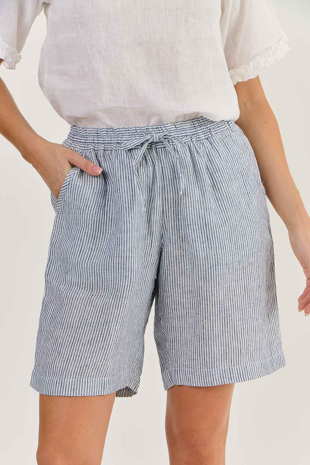 Naturals by O&J Linen Shorts Deckchair colour front shot