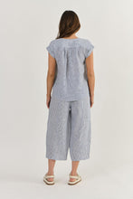 Load image into Gallery viewer, Naturals by O&amp;J Linen Top Deckchair colour back shot
