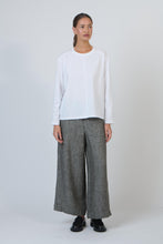 Load image into Gallery viewer, Naturals by O&amp;J Long-Sleeve Top - White colour front shot
