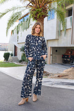 Load image into Gallery viewer, Naturals by O&amp;J Long-Sleeve Top Eclipse colour front shot
