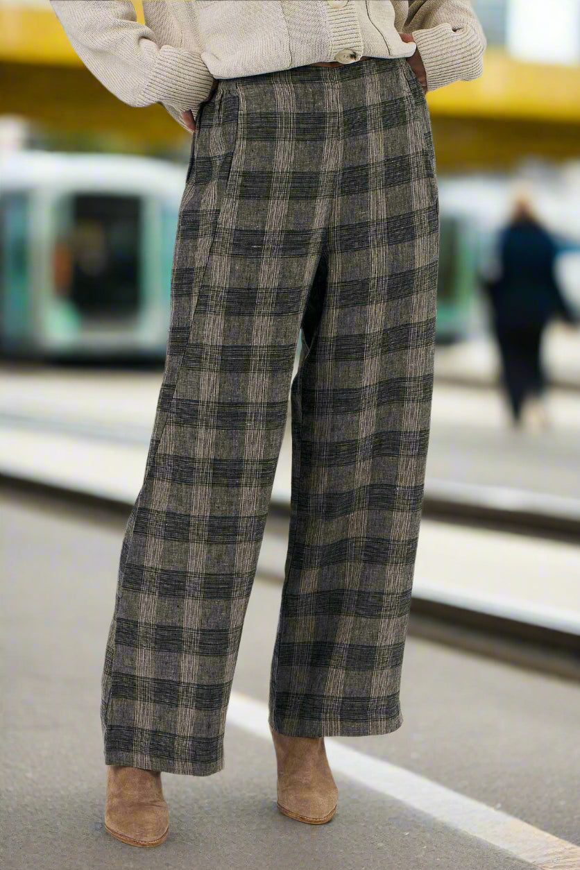 Naturals by O&J Long Pants Mesh colour front shot