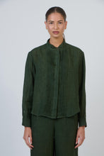 Load image into Gallery viewer, Naturals by O&amp;J Relaxed Linen Top Myrtle colour front shot
