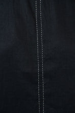 Load image into Gallery viewer, Naturals by O&amp;J Roundneck Linen Top Black colour front closed up shot
