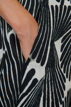Load image into Gallery viewer, Naturals by O&amp;J Wide Leg Pants Folies colour side closed up shot

