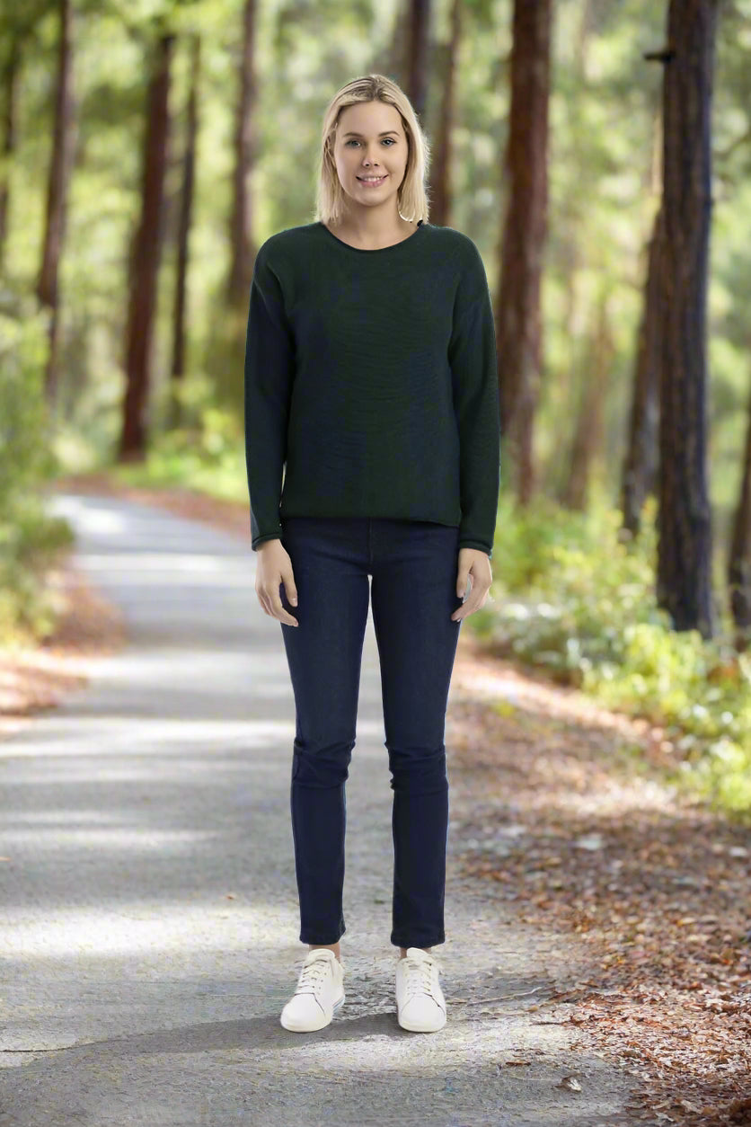 Orientique Knit Top R-Neck Pine colour front shot