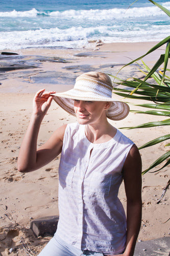 Sundaise Brooke Visor - Roll up - White/Tan colour