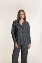 Load image into Gallery viewer, Two-T&#39;s Geo Print Shirt Front View
