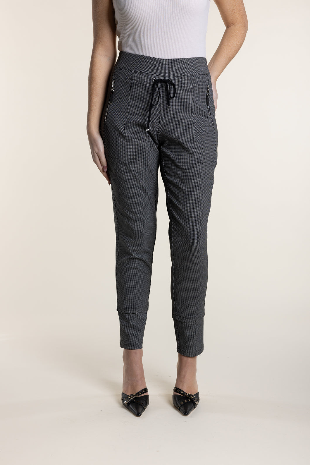 Two-T's Check Ponte Panelled Pant Closed up front view