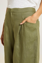 Load image into Gallery viewer, Yarra Trail - Bermuda Short in Moss colour side shot
