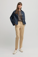 Load image into Gallery viewer, Yarra Trail - Central Tee - Navy colour front shot
