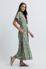 Load image into Gallery viewer, Yarra Trail - Hues Shirt Dress Hues skirt side shot

