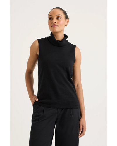 Yarra Trail - Tranquil Knit - Black colour front shot