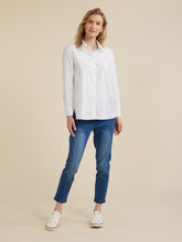 Load image into Gallery viewer, Yarra Trail Double Button Shirt Front View
